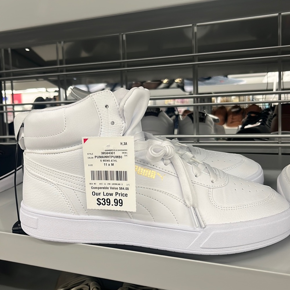 White puma pumbo
